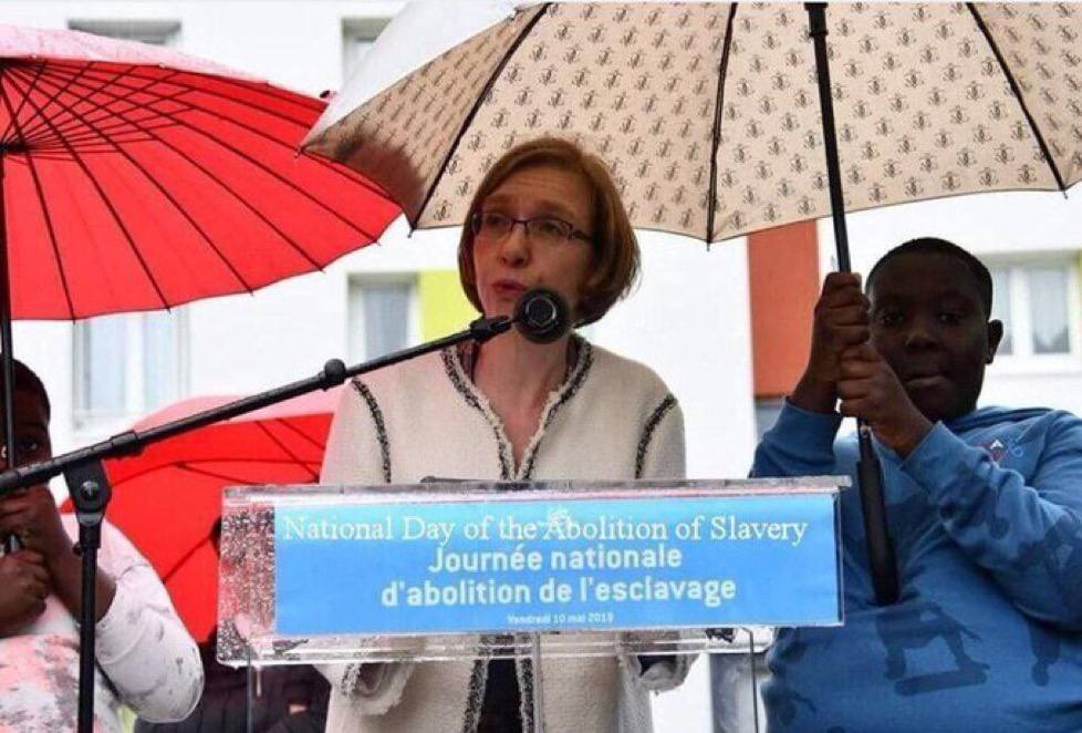 🇫🇷 France celebrated Emancipation Day, to commemorate the Abolishment of Slavery. Great photo, what do you notice?