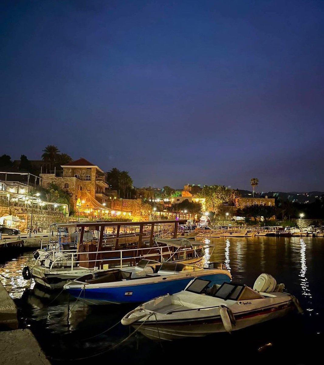 Night 🌙 
#Lebanon #nightphotography #Sea #BOAT