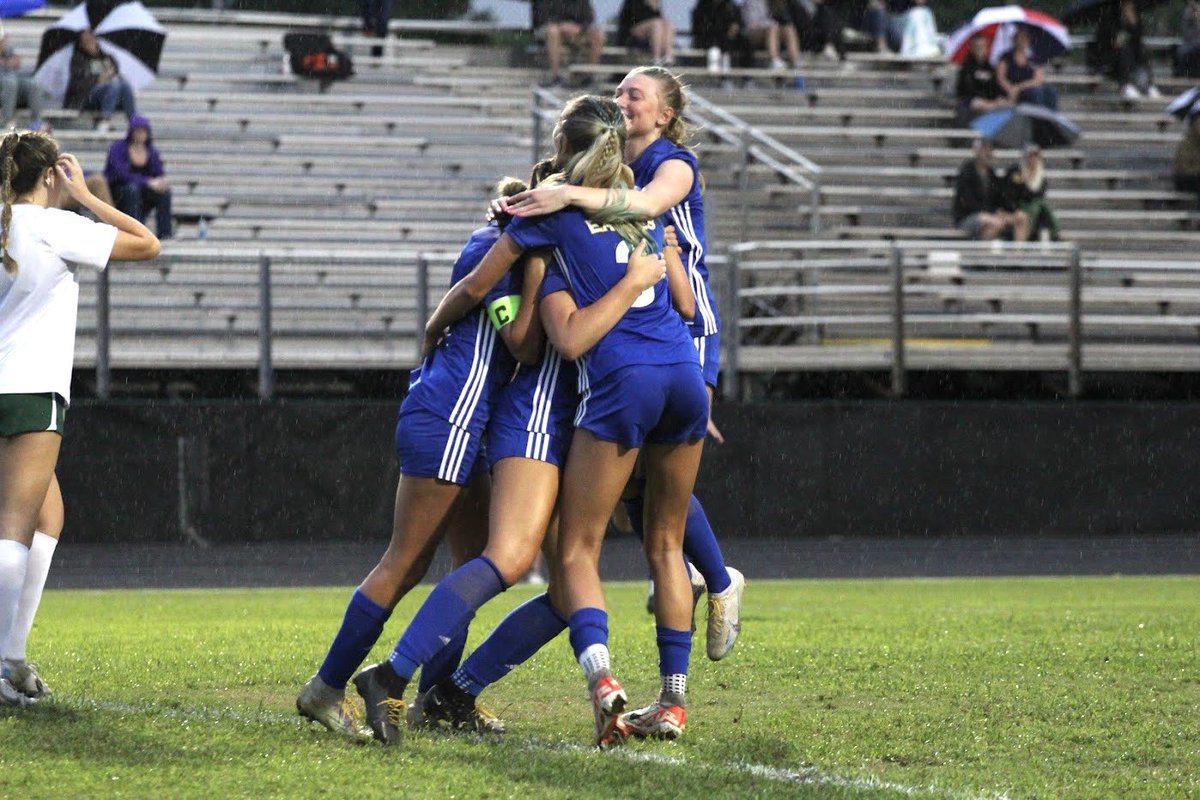 How Eastside girls soccer used its “next five minutes” mentality to beat Catawba Ridge 3-1 in 4-A upper state semifinals: ➡️greercitizen.com/sports/%E2%80%…