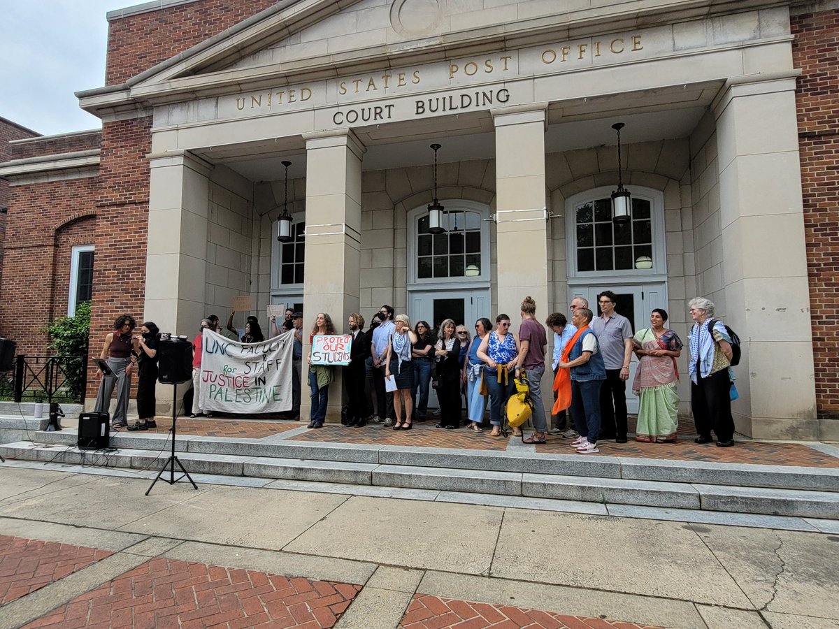 .@UNC faculty plan to deliver a petition to UNC admin to demand amnesty for students who were suspended after last week’s pro-Palestinian protests. Faculty say several students have been banned from campus for up to two years. Over 750 people have signed the petition.