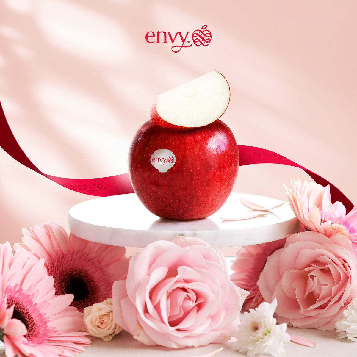 Discover the countless ways Envy™ apples can make this Mother's Day extra special! From delightful recipes to heartfelt moments shared, let's celebrate Mom with the sweetest gestures. 🍎💐

envyapple.com/us/recipes/ 

#EnvyApple #apples #Envyapples #biteandbelieve #mothersday