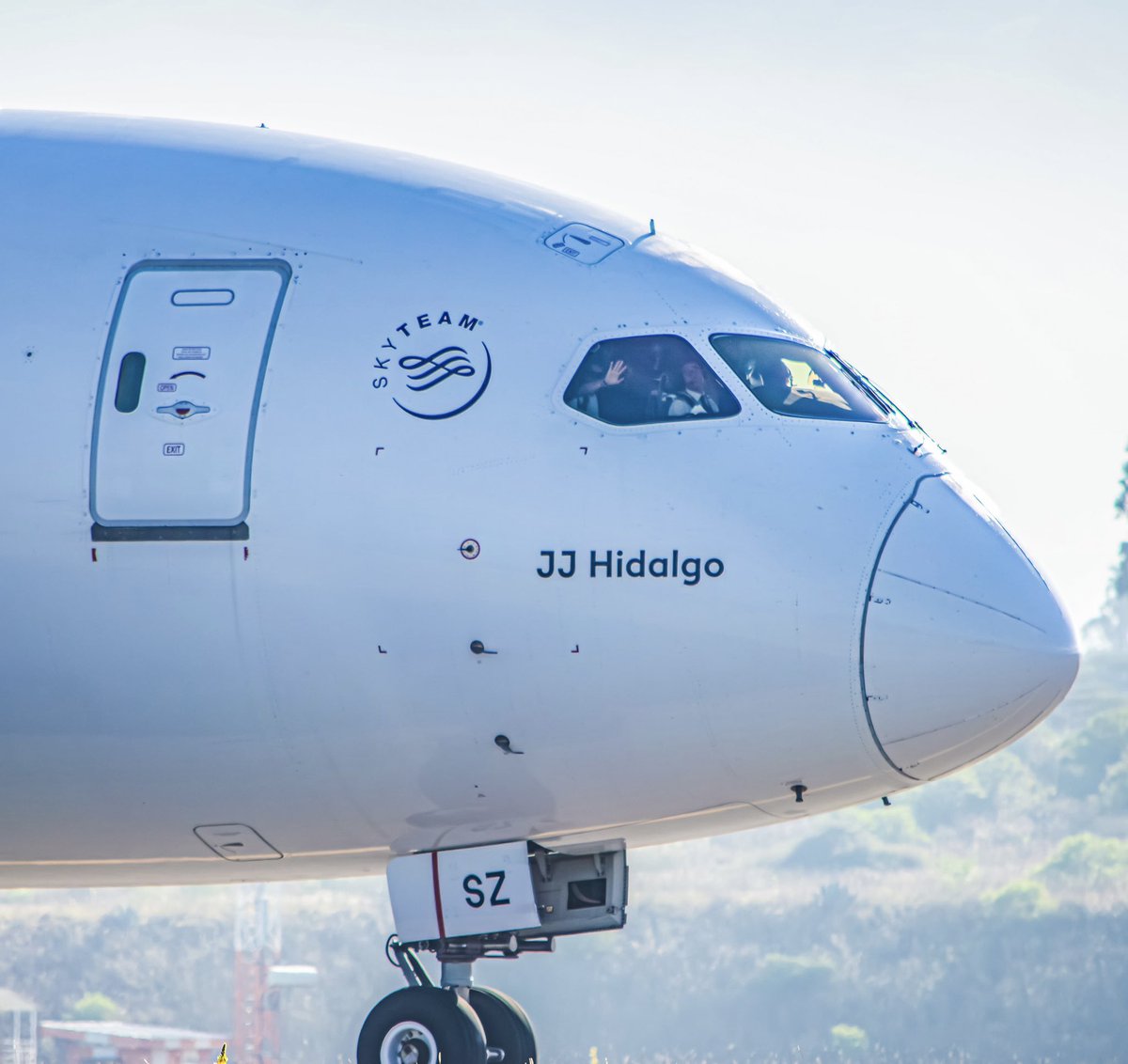 🇪🇸Departing Quito on our Air Europe 787-9 named after the airline’s President. Thanking the local spotters for some great photos & video! #pilot #pilotlife #airlines #aviation #avgeek #aireuropa #boeing #boeinglovers #madrid #madridairport #boeing787 #dreamliner #quito #ecuador…