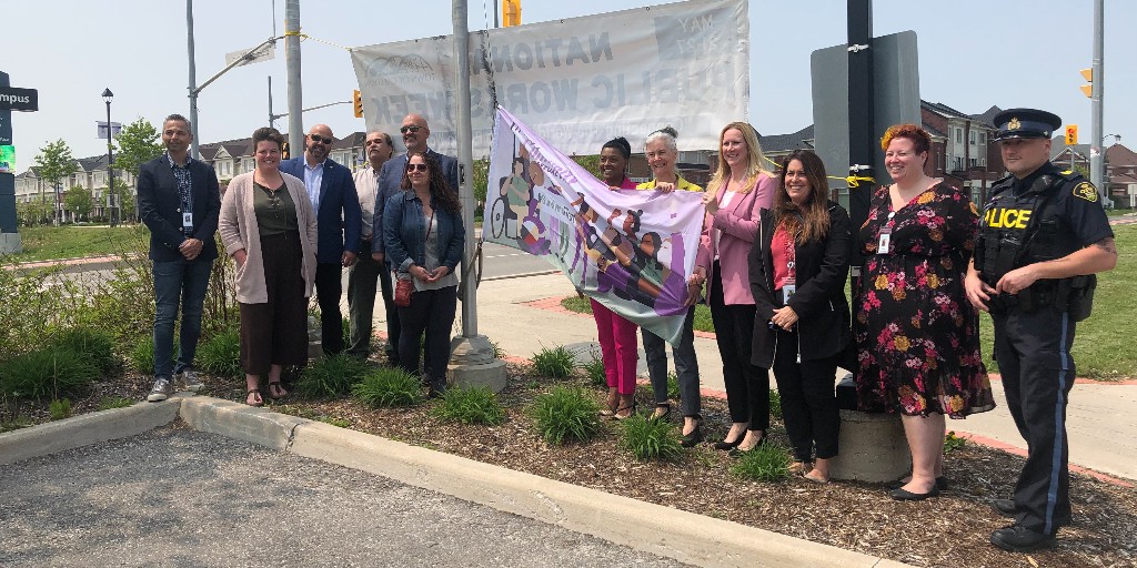 The @TownOfCaledon will be raising a flag tomorrow at Caledon Town Hall in recognition of Sexual Violence Prevention Month (SVPM). More: bit.ly/4b4sGjT

#SVPM24 #endsexualviolence #endVAW #communitysupport #SurvivorsFirst

📷 2023 Town of Caledon flag-raising ceremony