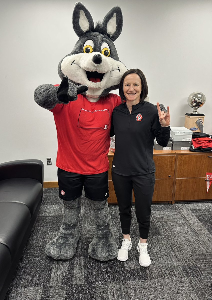 Look who made a special appearance at the office today! Can’t wait to see Charlie Coyote bringing the energy at @SDCoyotes events this year!

#GoYotes 🐾