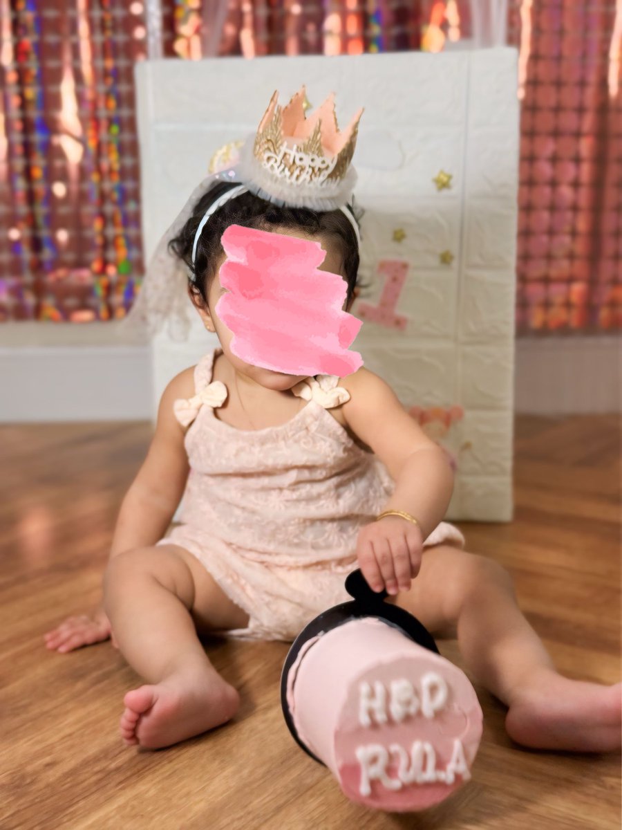 فرحتي الأولى وربيع قلبي روُلا 💓
يوم ميلاد إبنتي وزهرة قلبي منّ الله به علي، بضعٌ مني وروحٌ من روحي اهبُ كل ما لدي لأرى ذلك المبسم العذب ضاحكًا مبتهج نور منزلي وبركتهُ أدامك الله بين أحضاني عمرًا مديد وجعلكِ ذو حظِ عظيم 💖🤍
يارب افرح فيك حافظة للقرآن الكريم 🤍🤲🏻