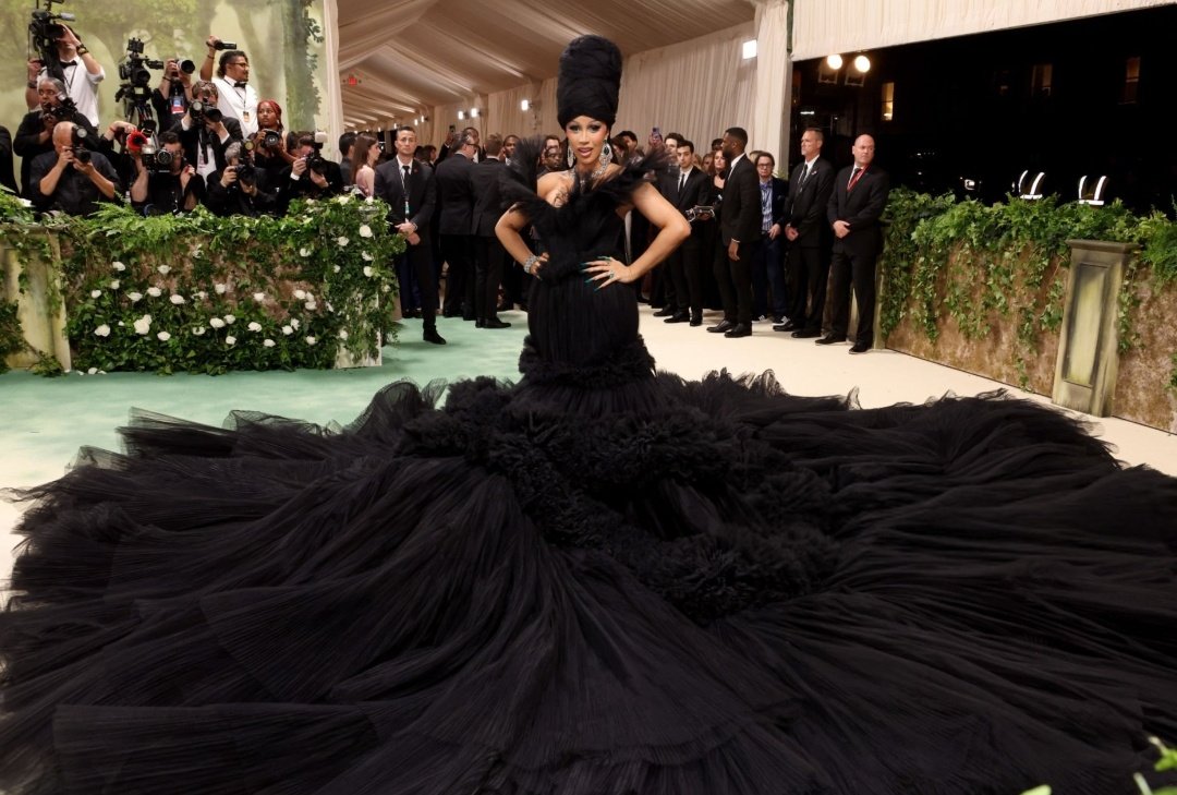 Cardi B sempre com esses vestidões lindos #MetGala #MetGala2024 #tapetevermelhoe