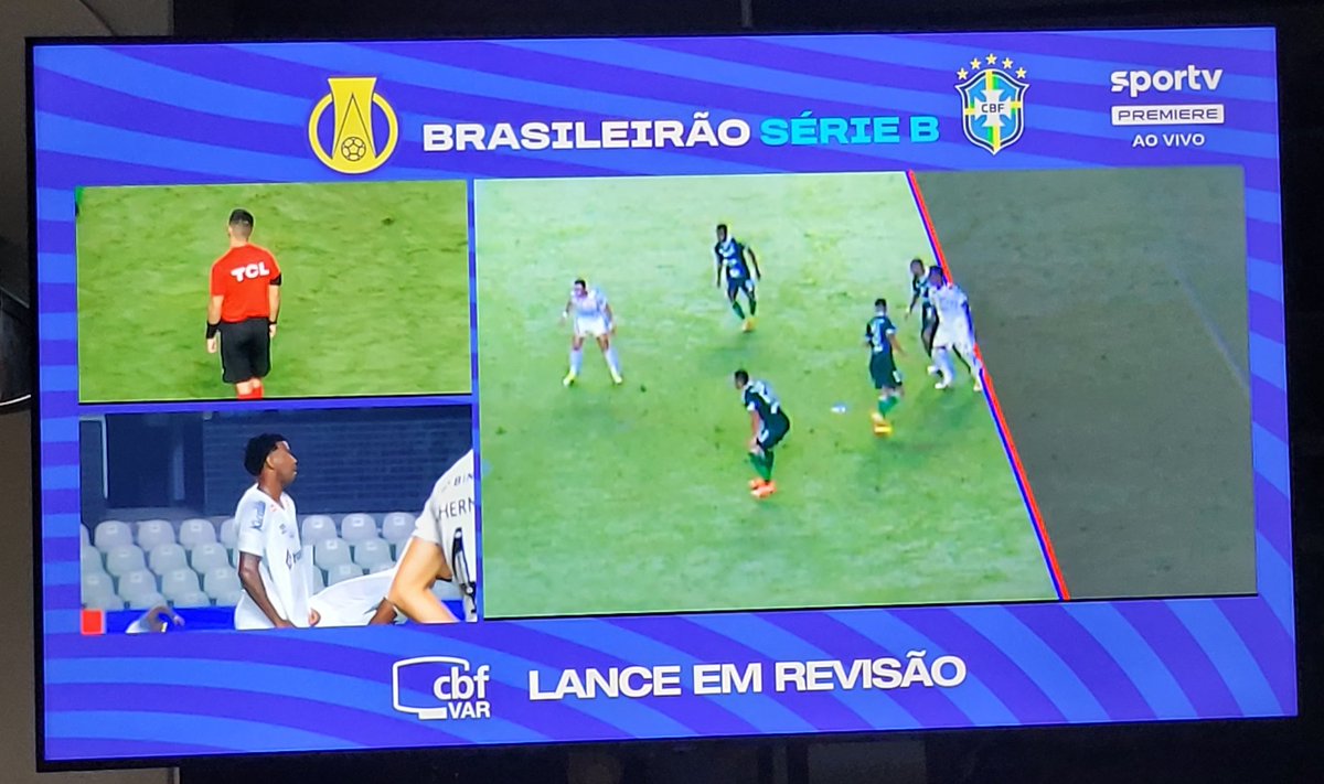 Como o JUIZ conseguiu ANULAR esse gol LEGÍTIMO do Gil?

KKKKKK
Quem tocou a bola para o Gil foi o defensor do Guarani...