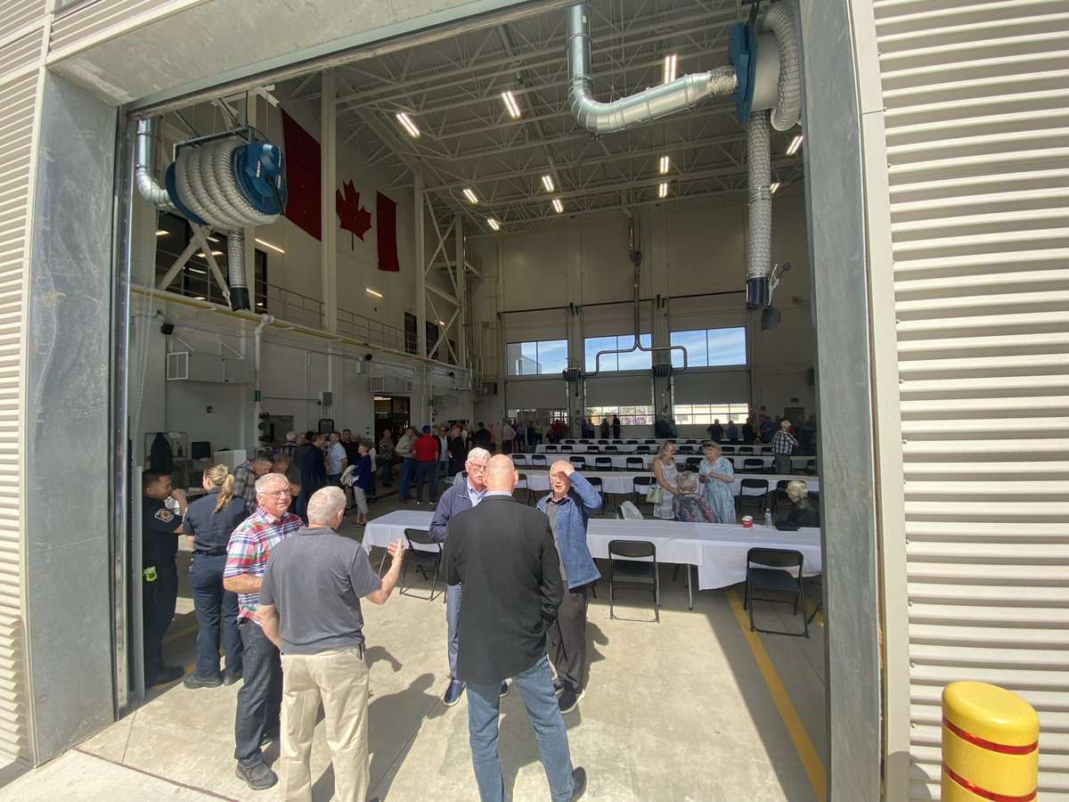 BPFFA1068's tweet image. Well our First Annual Retiree Lunch happened today. Legendary retired members attended a Historic event, in the present day.Has to be the largest gathering of our retired members to date.Blessed to have everyone there. (The Doug’s photo is epic) #family #tradition #goodolddays