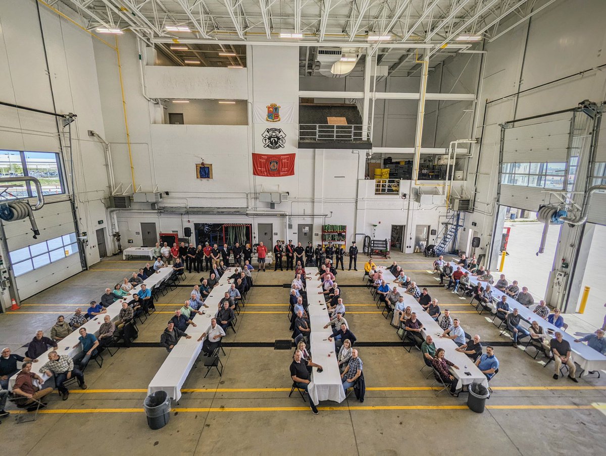 BPFFA1068's tweet image. Well our First Annual Retiree Lunch happened today. Legendary retired members attended a Historic event, in the present day.Has to be the largest gathering of our retired members to date.Blessed to have everyone there. (The Doug’s photo is epic) #family #tradition #goodolddays