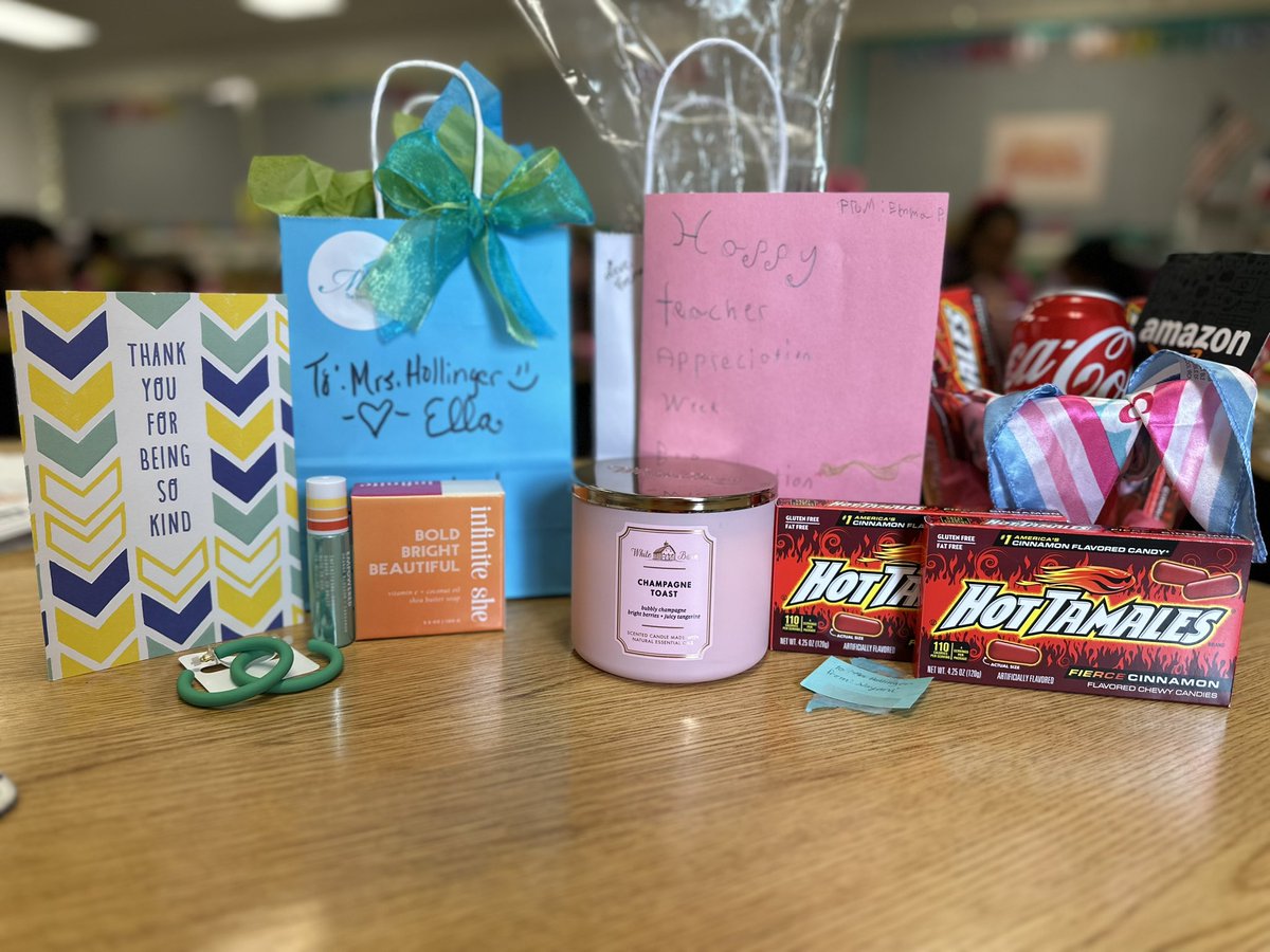 🫶🏻Had a wonderful start to #TeacherAppreciationWeek thanks to @Rockets120 PTO & my students/parents! I am so very blessed. 🧡💙 #rocketpride @McAllenISD