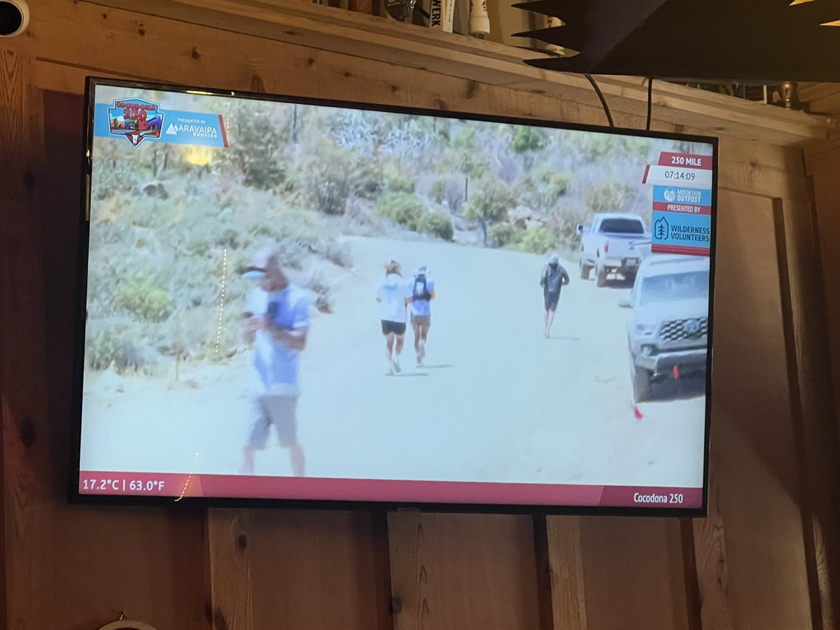 You know you’ve found your pizza joint when they are live streaming the @Cocodona250 on one of the big TVs to cheer on one of their employees running the race - let’s go, A.J.! Also, amazing pizza! 👏 @BaseCampPizza 👏