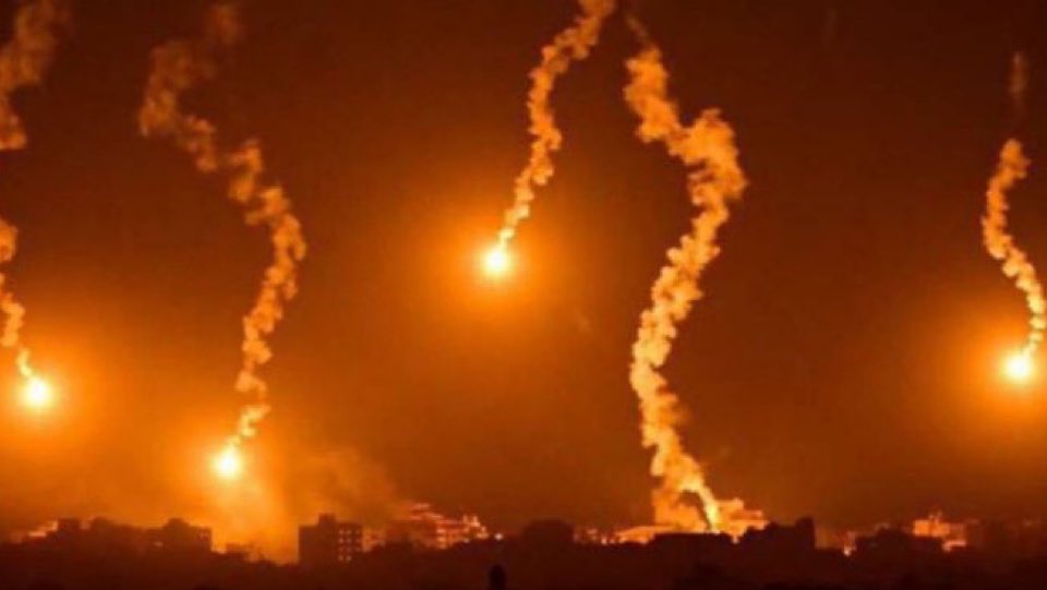 💔🇵🇸 BREAKING: At least 8 were killed in an Israeli bombing of two homes in Rafah, south of the Gaza Strip