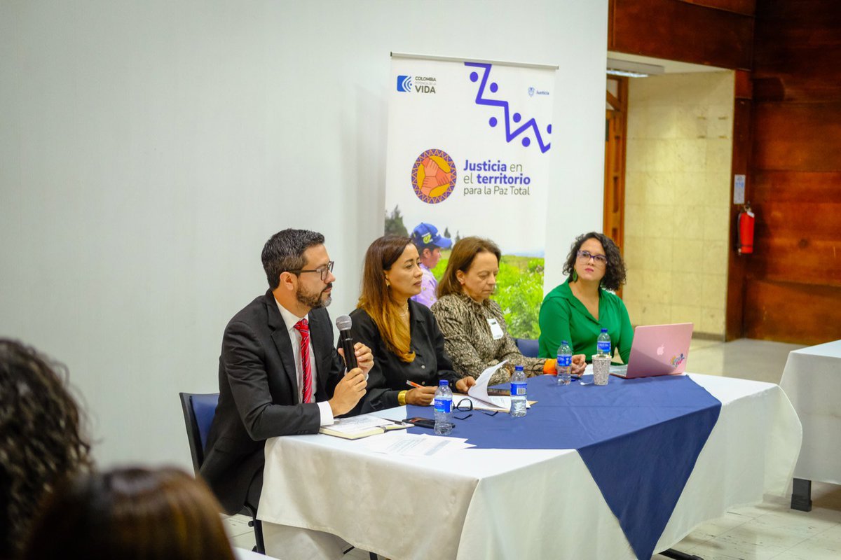 HumanasColombia's tweet image. 🧵Iniciamos #Caucus por una Justicia con enfoque de género, en alianza de organizaciones feministas y movimiento de mujeres con @MinjusticiaCo y @MinIgualdad_Col en favor de una justicia especializada que proteja a mujeres y personas LGBTIQ+ víctimas de violencia y discriminación