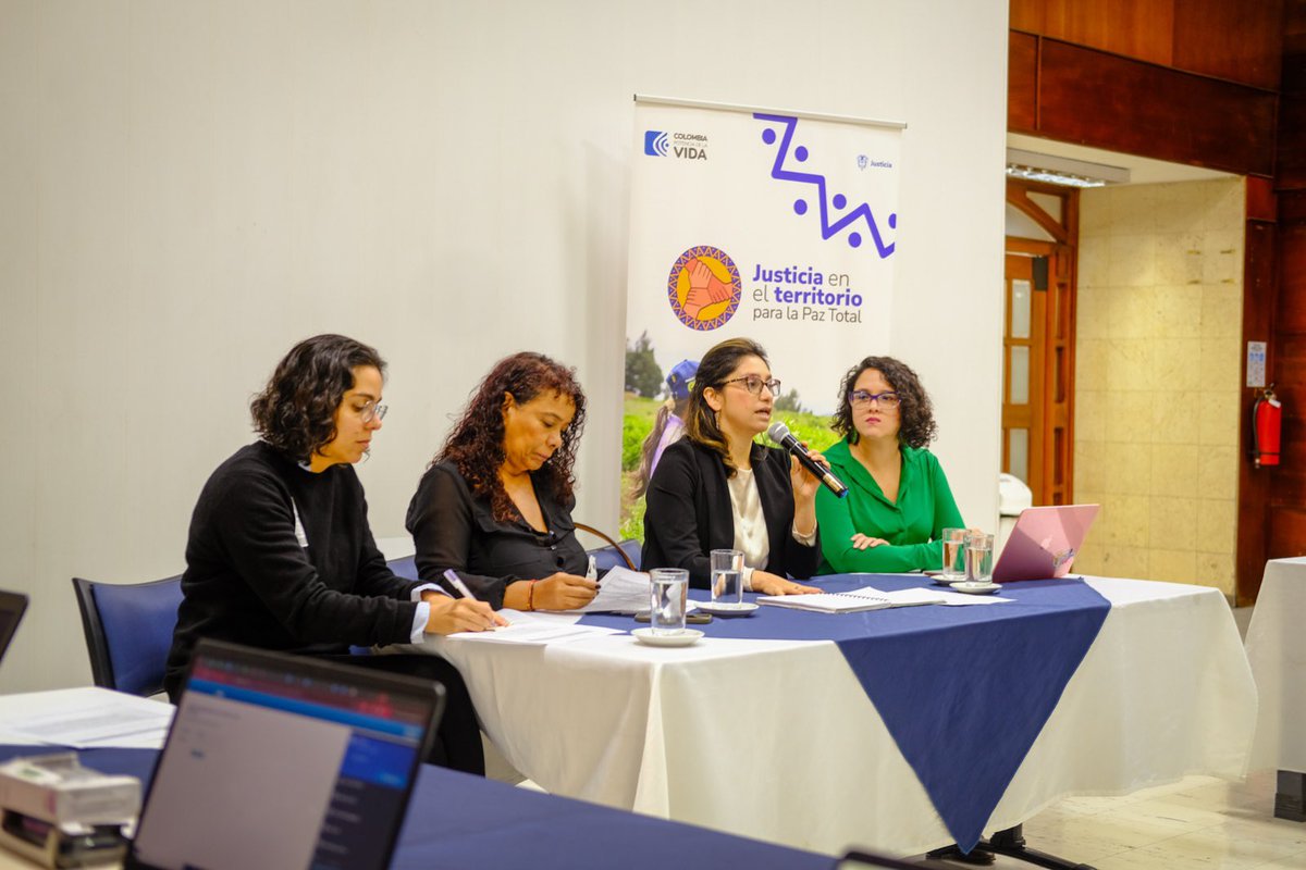 HumanasColombia's tweet image. 🧵Iniciamos #Caucus por una Justicia con enfoque de género, en alianza de organizaciones feministas y movimiento de mujeres con @MinjusticiaCo y @MinIgualdad_Col en favor de una justicia especializada que proteja a mujeres y personas LGBTIQ+ víctimas de violencia y discriminación