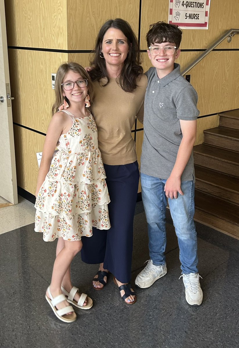 CockrellDelt's tweet image. Have to take time to brag on my kiddos. My son was inducted in to NJHS 2 years ago as a 6th grader. Tonight my daughter was inducted as well. They do sports outside of school and other activities associated with school and still maintain an A average. Proud dad!#getitfrommom