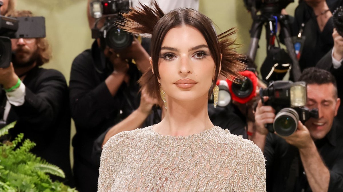 Emily Ratajkowski Wins for Most See-Through Dress at the Met Gala 2024 glmr.co/TFn0ZmR