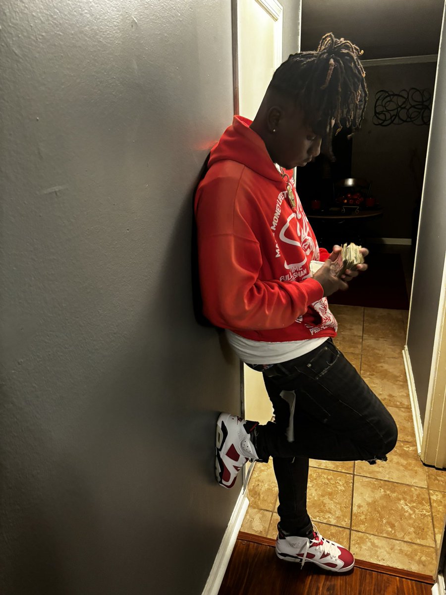 tayzxl's tweet photo. I’m 100 Feet Tall When I Stand On The Business ❌ WE HERE
L A Y L O W L A Y L A W ❌
#4LxRnR #BreadGetter #NoPicks https://t.co/eMaWVW6Grk