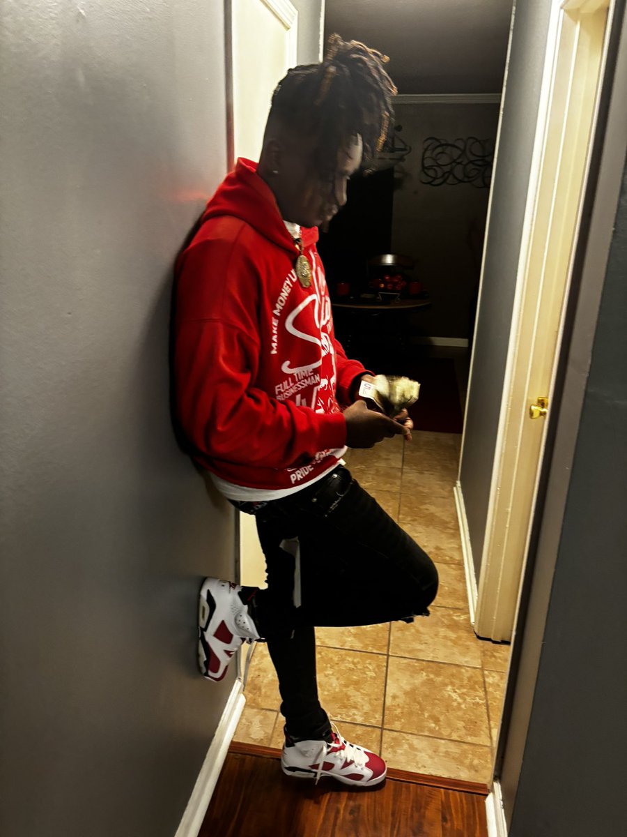 tayzxl's tweet photo. I’m 100 Feet Tall When I Stand On The Business ❌ WE HERE
L A Y L O W L A Y L A W ❌
#4LxRnR #BreadGetter #NoPicks https://t.co/eMaWVW6Grk