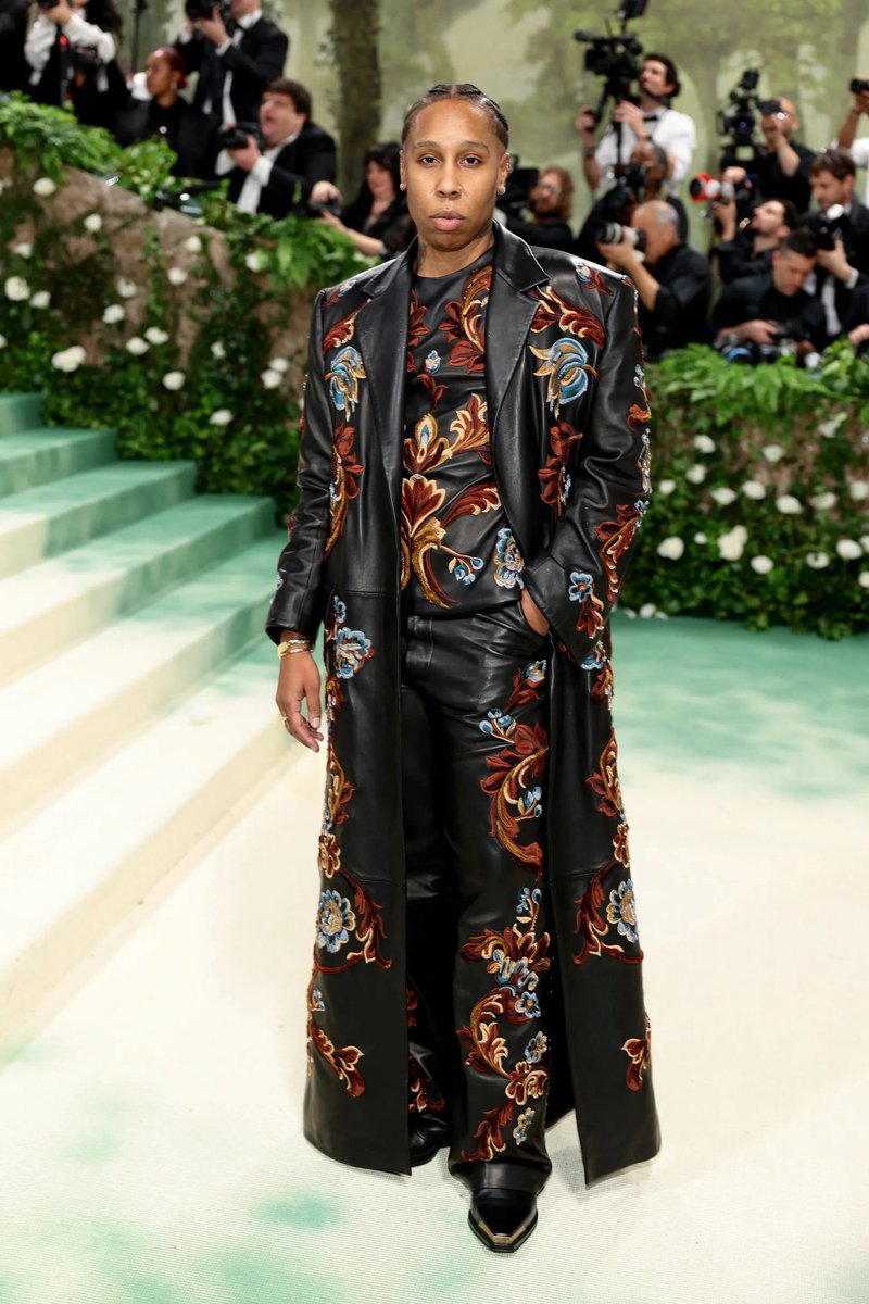 Ent_Discussion's tweet image. Lena Waithe #MetGala