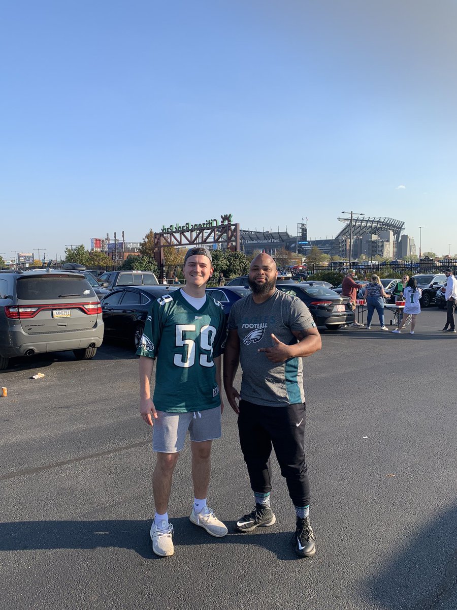 #Tailgating Was #Fun Met Some Good #people At The #eaglestailgate #philadelphia #eagles #Tailgate #philadelphiaeaglestailgate #eaglesNews #HipHop #HipHopNews #BattleRap #BattlerapNews #PhiladelphiaNews #News #Debbieson #voiceofphiladelphia #yyyeeaahhh !! . #BlackFlagMoveMent