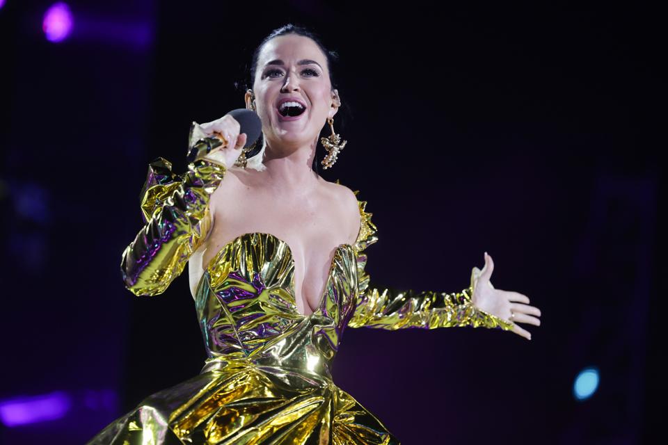 Katy Perry Met Gala Dresses Go Viral—But They’re AI Fakes go.forbes.com/c/bGqu