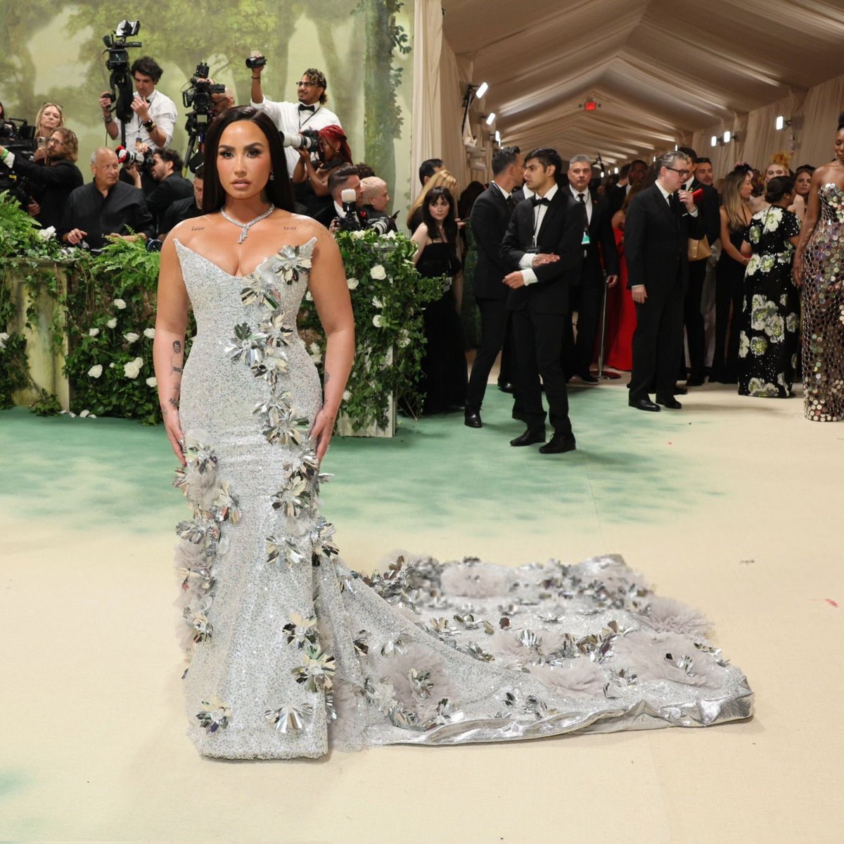 infodlbr's tweet photo. RT @IslandRecords: Stunning! Gorgeous! Radiant! 🤩 @ddlovato 

📸: Getty Images https://t.co/pNnK1eLMbb