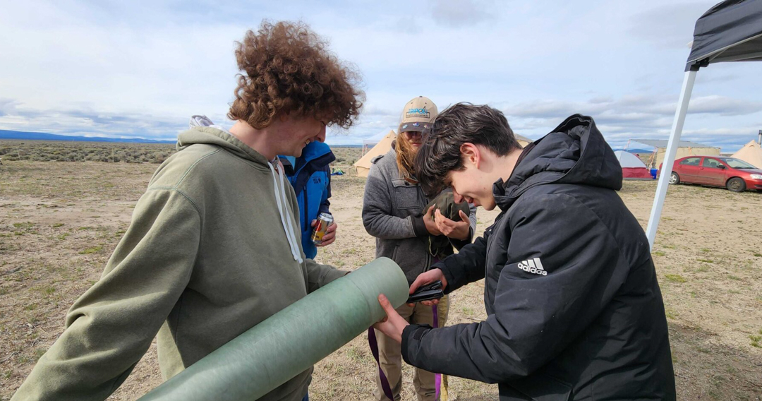Clark students launched rockets in the Oregon desert, achieving 7,200 feet in altitude during the test flight. Read more about the rocket — named 'Emperor Penguin' — in 24/7: news.clark.edu/2024/05/rocket…
