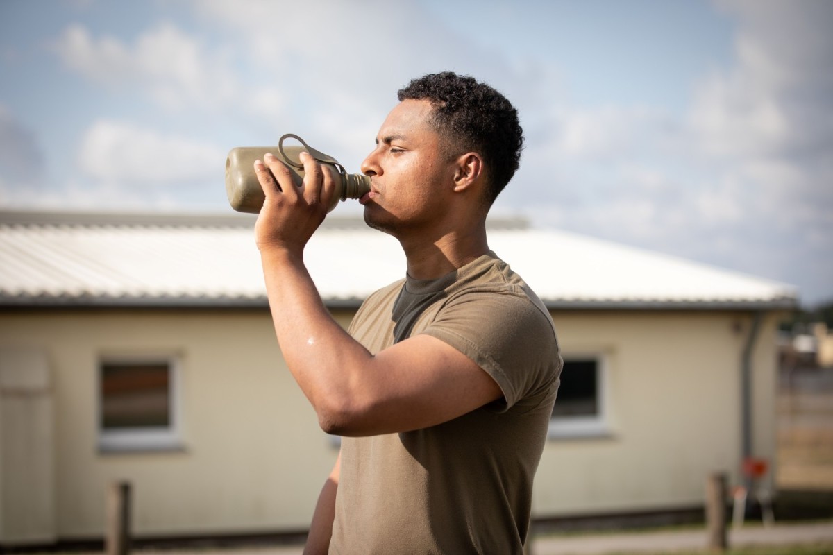 DEVCOM Soldier Center’s hydration flow meter helps prevent dehydration in Soldiers. Click the link to learn about how the Soldier Center has invented a personal flow meter to measure water consumption. #USArmy #soldier #DEVCOM #GoArmy 

army.mil/article/275926