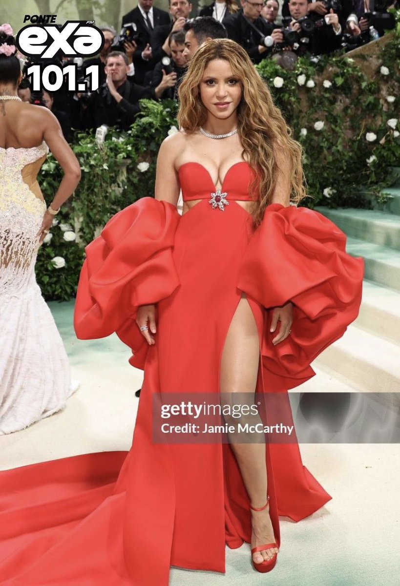 ¡Por primera vez! Así luce #Shakira desde la #MetGala2024 🤩👏🏻 ¿Que te parece?