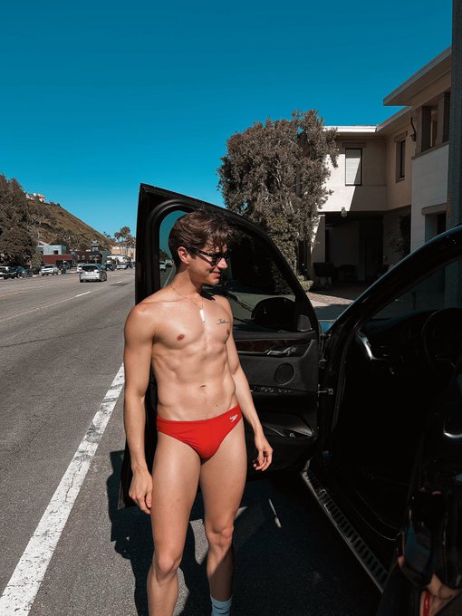 Meet me at the beach https://t.co/1vSSPN1Wyl