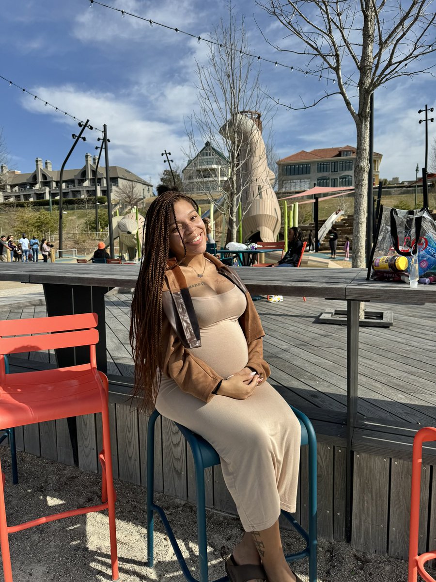 KeishunaS's tweet photo. Happy, Pretty, Peaceful Pregnant Moma🥹. 7 weeks left 💙 until I meet my son! https://t.co/ldJArOaQau