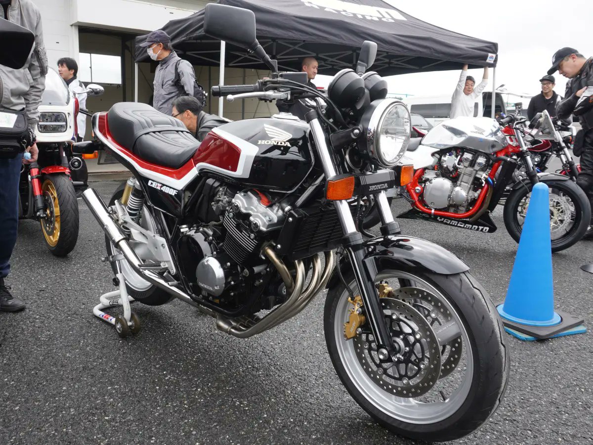 ここまでやればもう完璧！？ CBX400FルックをCB400SFで楽しむ news.webike.net/motorcycle/373…