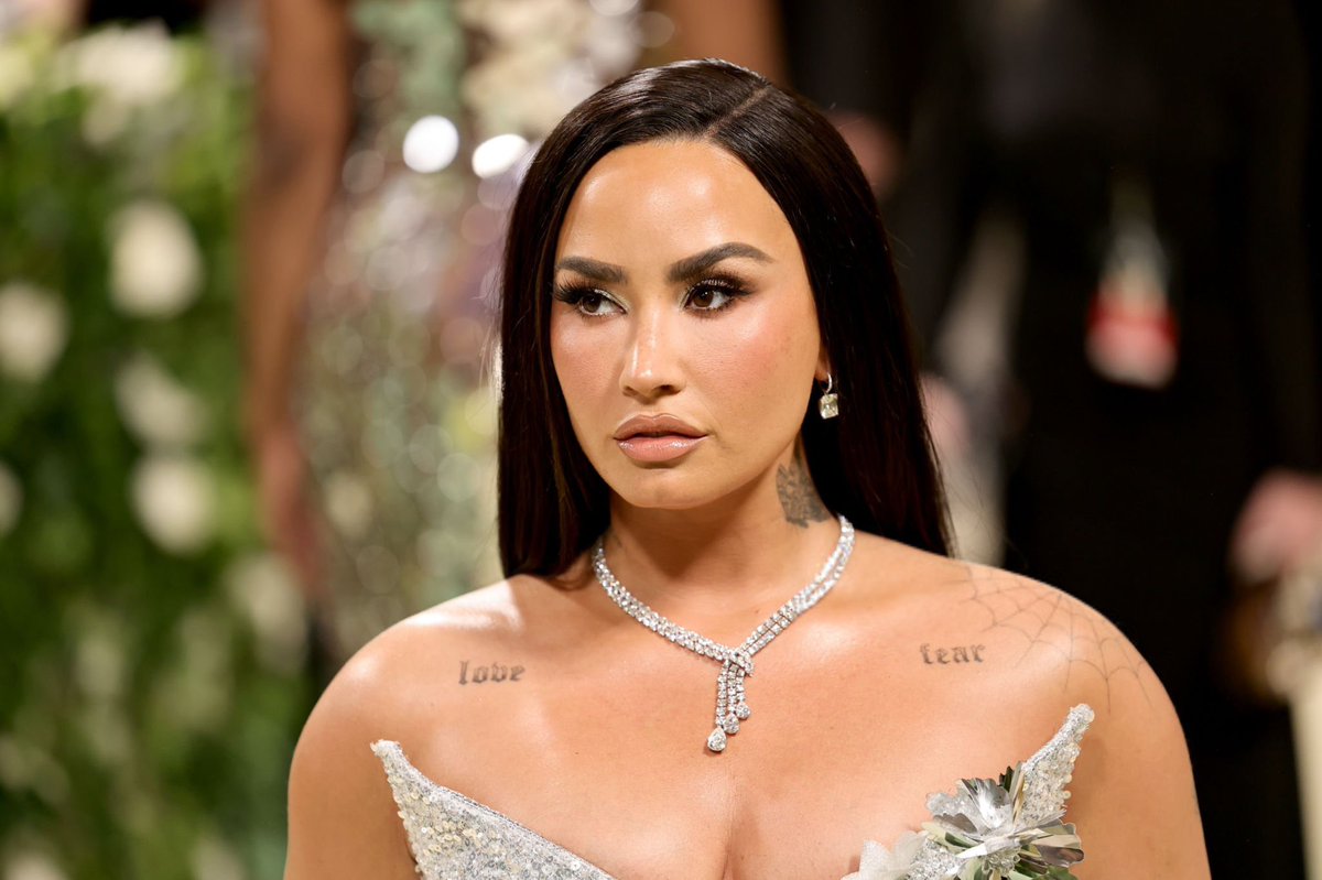 Demi Charts tweet media