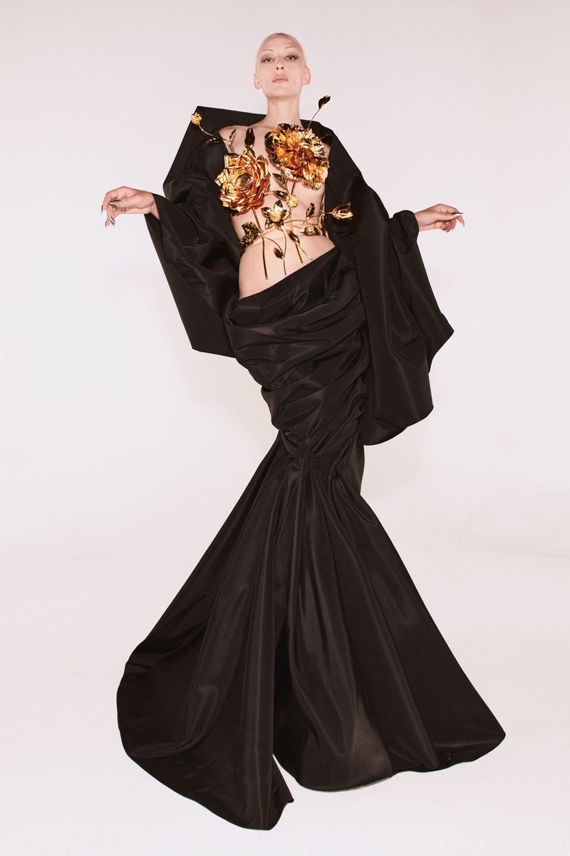 lena mahfouf wearing schiaparelli fw21 couture at the #metgala2024