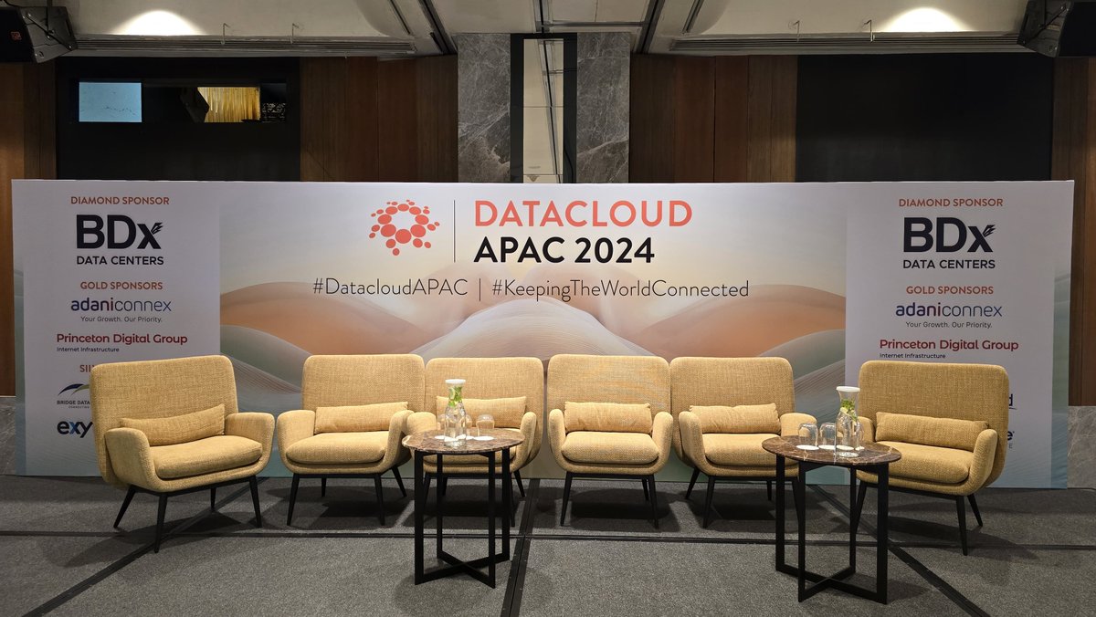 BroadGroup_Intl's tweet image. Welcome to Day Two of #DatacloudAPAC 2024! The registration desk is now open and we're ready to welcome you back! 

We hope you have an amazing day today! 

#DatacloudAPAC #KeepingTheWorldConnected