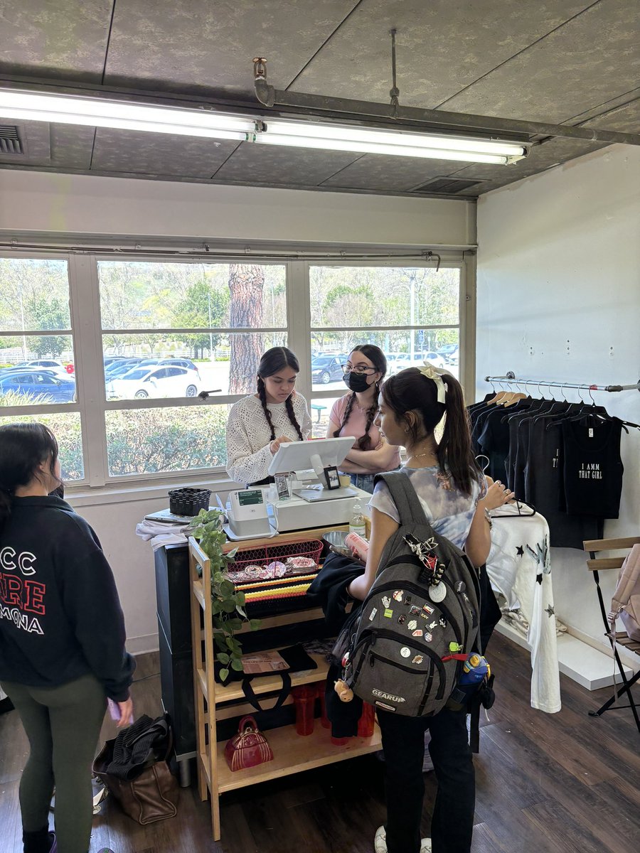 Apparelscapes tweet media