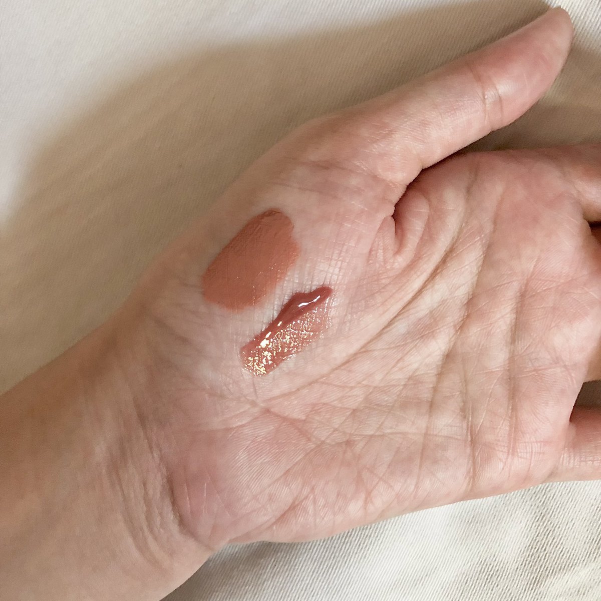 korang nampak ni, cantik ke tak warna bibir ni?!!! cuba teka I pakai 2 jenis product apa 🫣