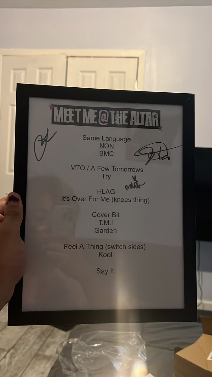 Finally framed my @MMATAband setlist before my college diploma 😂