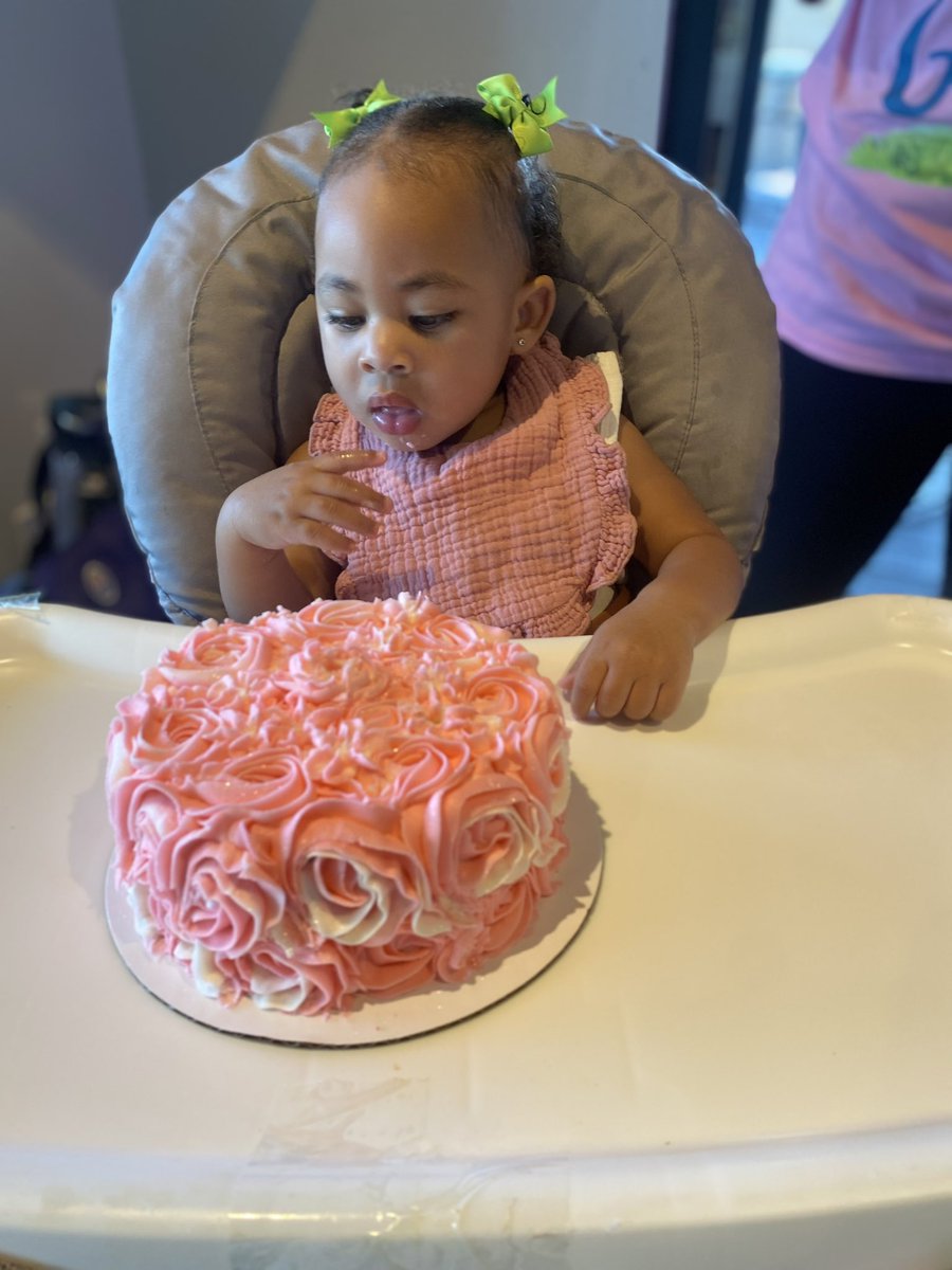 We celebrated my Babygirl’s 1st Birthday yesterday! ⛳️💚🎀  #HoleInOne