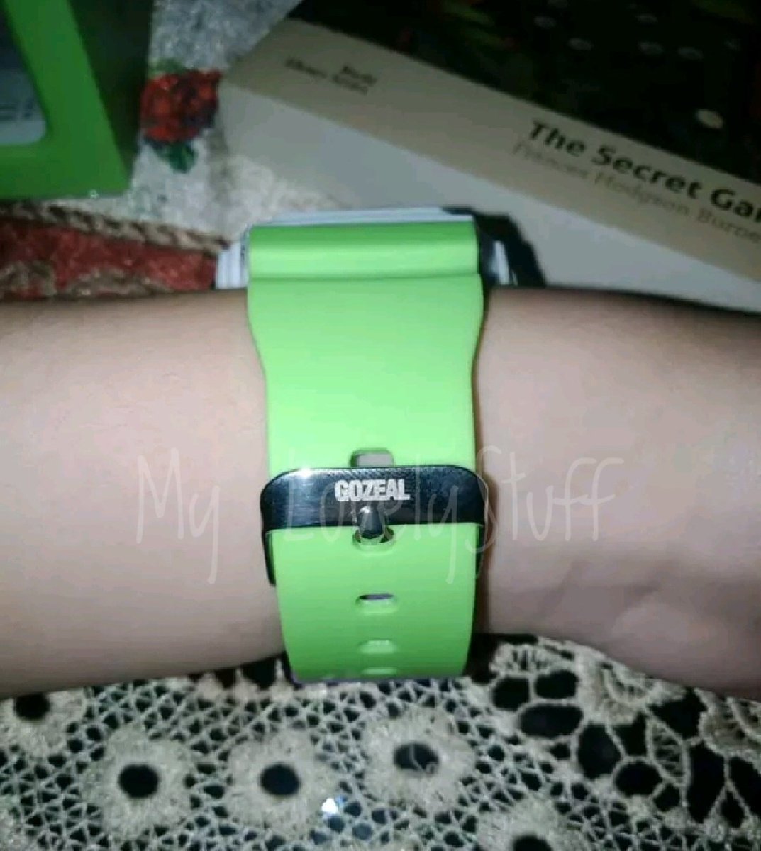 Thankyou warga X yang sudah nyaranin ternyata emang lucu dan bagus banget jam tangan ini sampe bingung pilih yang mana karena semua so cute banget warna2nya tapi akhirnya pilih yg varian toys ini krn gak terlalu mencolok ternyata gak salah pilihanku ini 😍shope.ee/8f6DPI9EWL