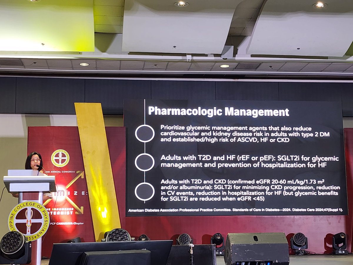 Dr. Añonuevo-Cruz giving salient points on the pharma mgt of pts with DM type 2. 
#PCP2024 @gdyagra @pcp1953