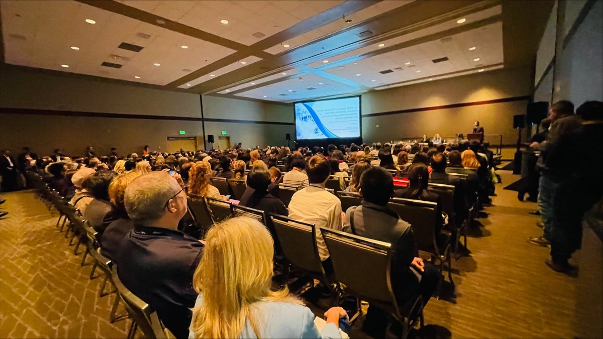 SRO crowd at #ARVO2024 for Dr. Allen Ho's presentation featuring results from @NStherapeutics Phase 2b/3 #clinicaltrial of our MCO-010 #optogenetic #genetherapy for #retinitispigmentosa. @ARVOinfo #ophthalmology