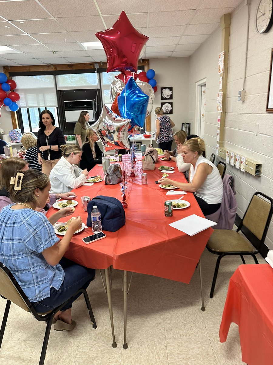 Today,  we had a wonderful day celebrating the teachers and staff <a href="/SCSD_SEL/">Smithtown ES</a> !! The students left handwritten notes and the teachers dined on delicious Greek cuisine! Tomorrow is Taco 🌮 Tuesday! <a href="/DrKakalos/">Mary-Ellen Kakalos Ed.D.</a> <a href="/smithtownelpta/">smithtown elempta</a>