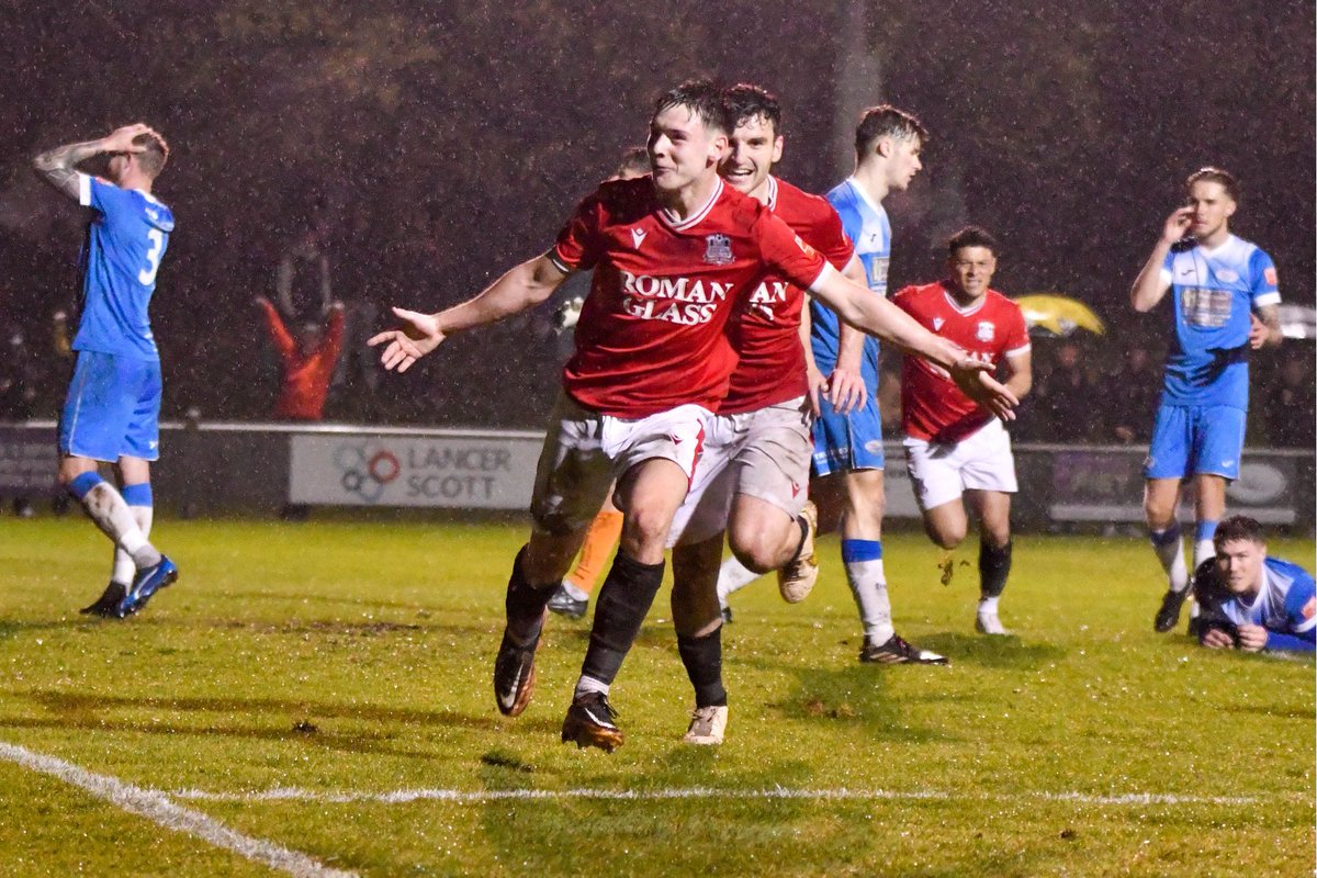 Happiest of birthdays to our Prince of the Portway, Harry Lucas who turns 19 today 👏 Harry has been immense since he stepped up to first-team football, and we couldn’t be prouder. Some player 👊 #UpTheFarm