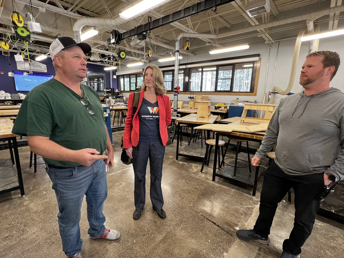 Today we visited Cloquet High School. Spoke w/ students in a Govt class, drove a semi-truck simulator & learned about the shop courses where students build robots, use 3-D printers, & learn carpentry building saunas & fish houses. Impressive programs & amazing teachers! #MN08