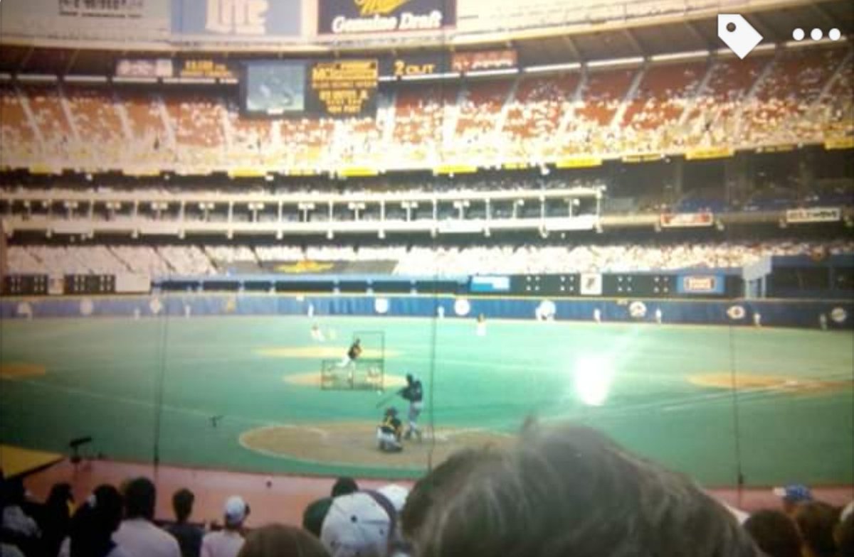 @FB_Helmet_Guy I was there. This is Junior smacking 1 of his 5 upperdeck shots.