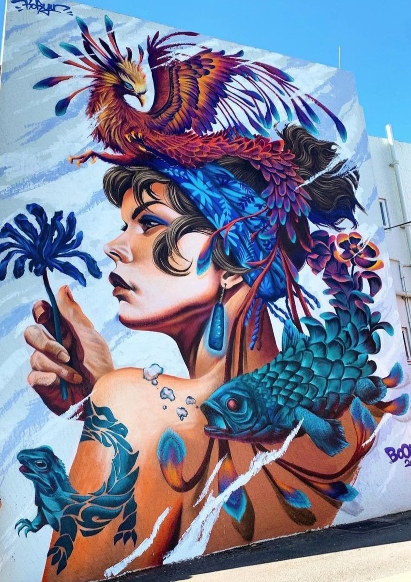 Bonsoir 👀
#streetart. #urbanart. #mural
By : Koryu