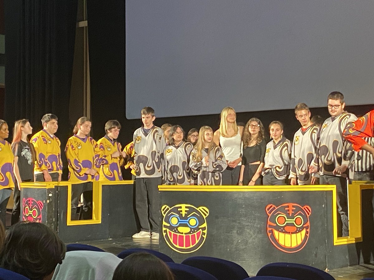 🙏 ⁦<a href="/improsteurs/">Improsteurs Tarbes</a>⁩ d’avoir permis cette belle soirée d’impro à Lourdes. Félicitations à tous, bravo aux élèves et enseignants des lycées. ⁦<a href="/DSDEN65/">IA-DASEN 65</a>⁩ ⁦<a href="/actoulouse/">Académie de Toulouse</a>⁩ ⁦<a href="/DAACToulouse/">DAAC Toulouse</a>⁩