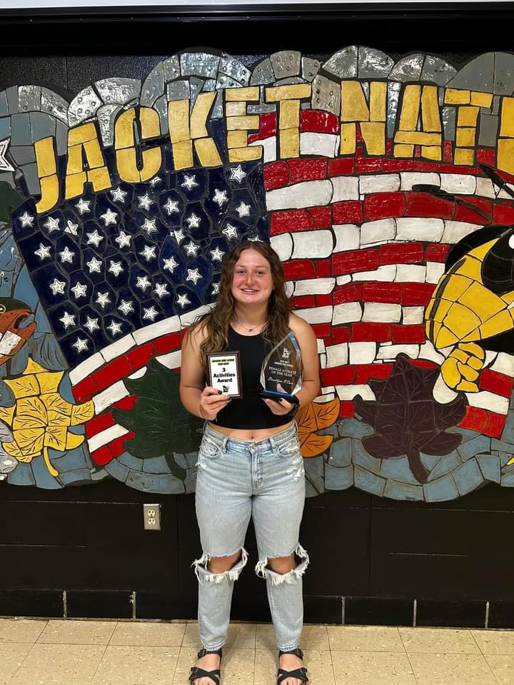 ALSO…

Our own Brooklynn O’Cain is the LHS Female Athlete of the Year!!!

This is the second year in a row one of our basketball players has been selected as Female Athlete of the Year!