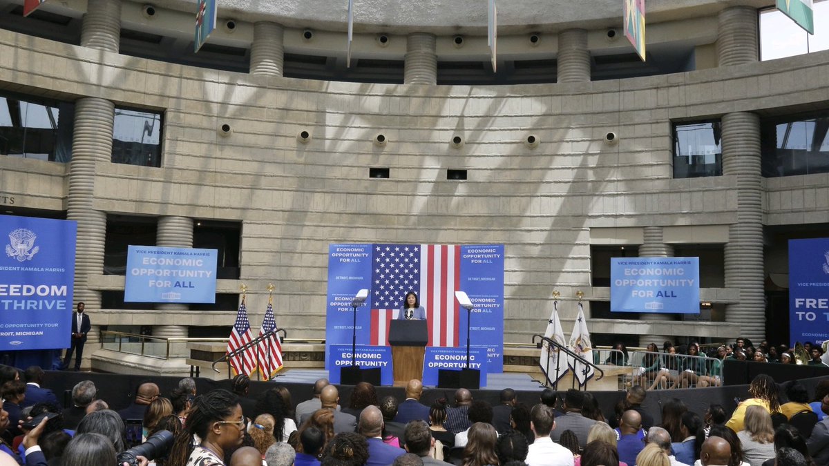 Good jobs don't happen by accident. We have to be intentional about creating them. That's why I'm glad to join @VP today to talk about our Detroit Workforce Hub! This hub will make sure that autoworkers get the training they need to stay on the cutting edge of this industry.